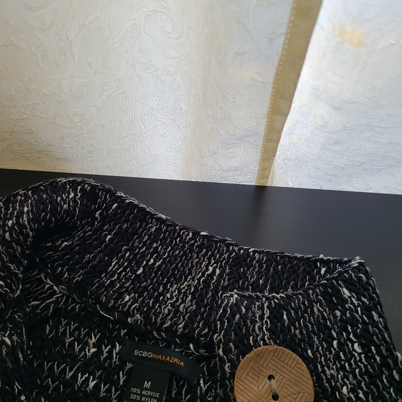 BCBG..MAXAZRIA CARDIGAN - Picture 4 of 4